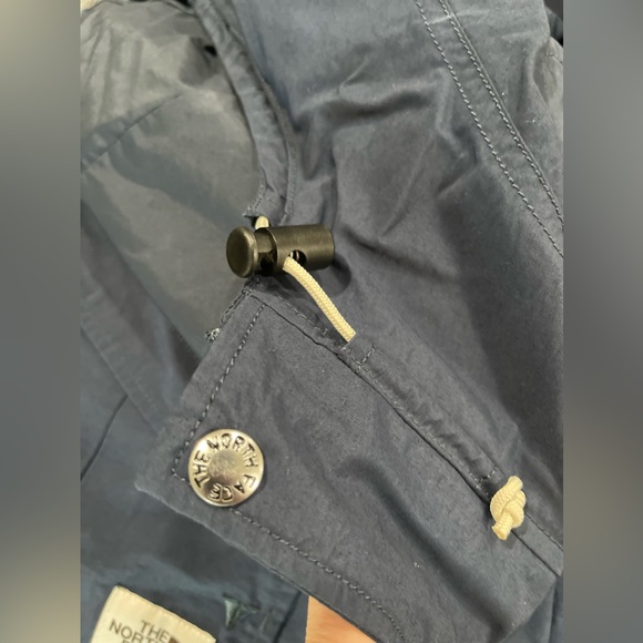 The North Face Blue Lightweight Jacket - Picture 11 of 12